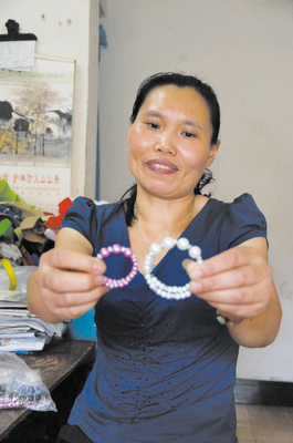 來料加工經(jīng)紀(jì)人微利中尷尬堅持(組圖)