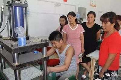 伊川縣:五大特色產業扶貧 群眾家門口就業穩定增收